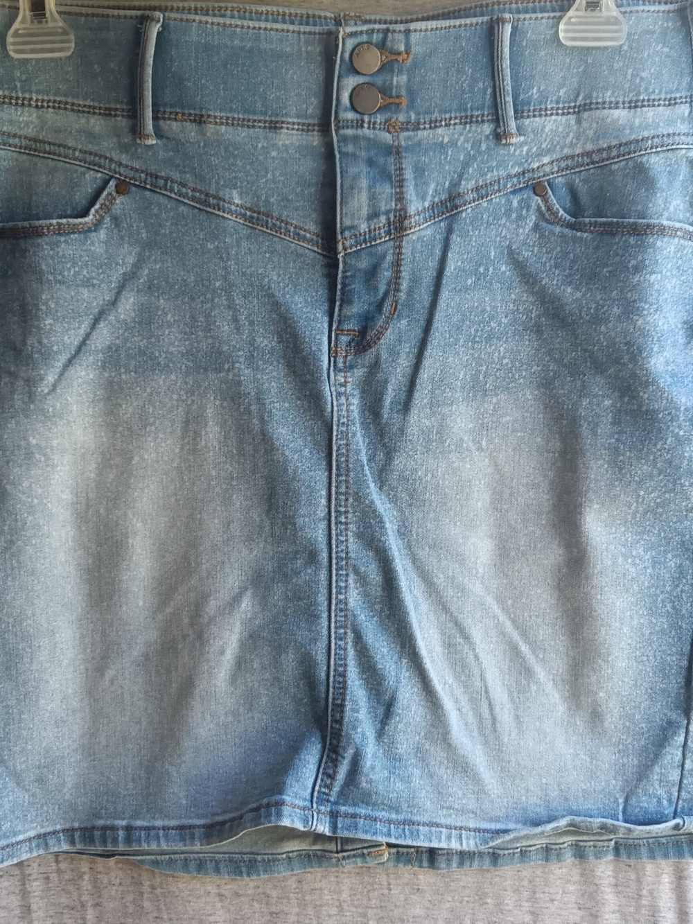 APT. 9 Women’s Blue Solid Denim Short Straight Pencil Skirt Zip Closure Size 16
